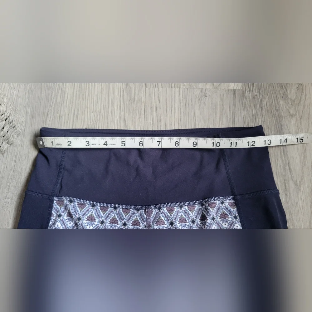Athleta Mantra Mosaic Capri, Navy Blue, Mauve, White, Green, Size Petite Small - Picture 3 of 14
